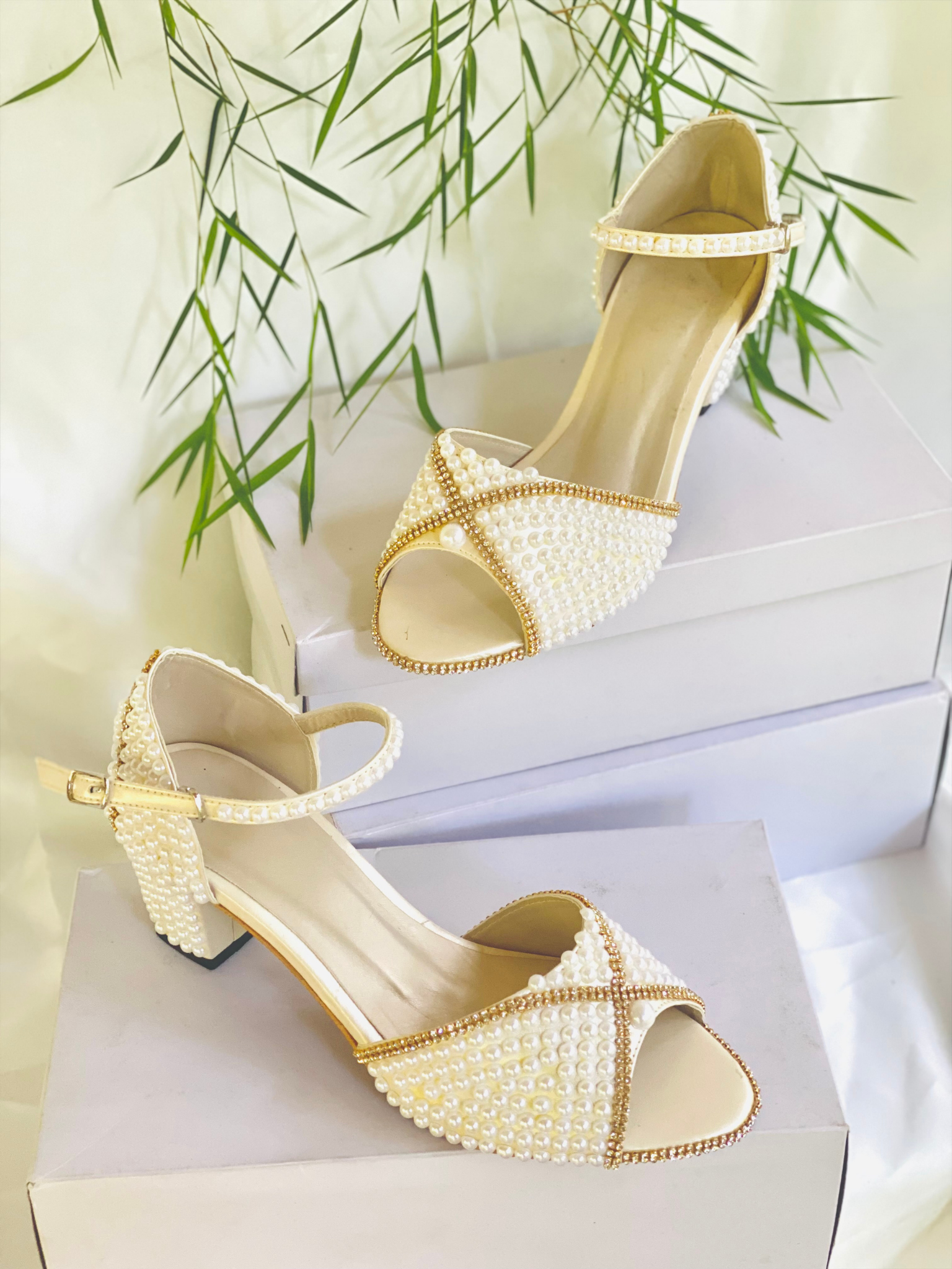 AH2-0003 — off white block-heel bridal shoe with gold buckle